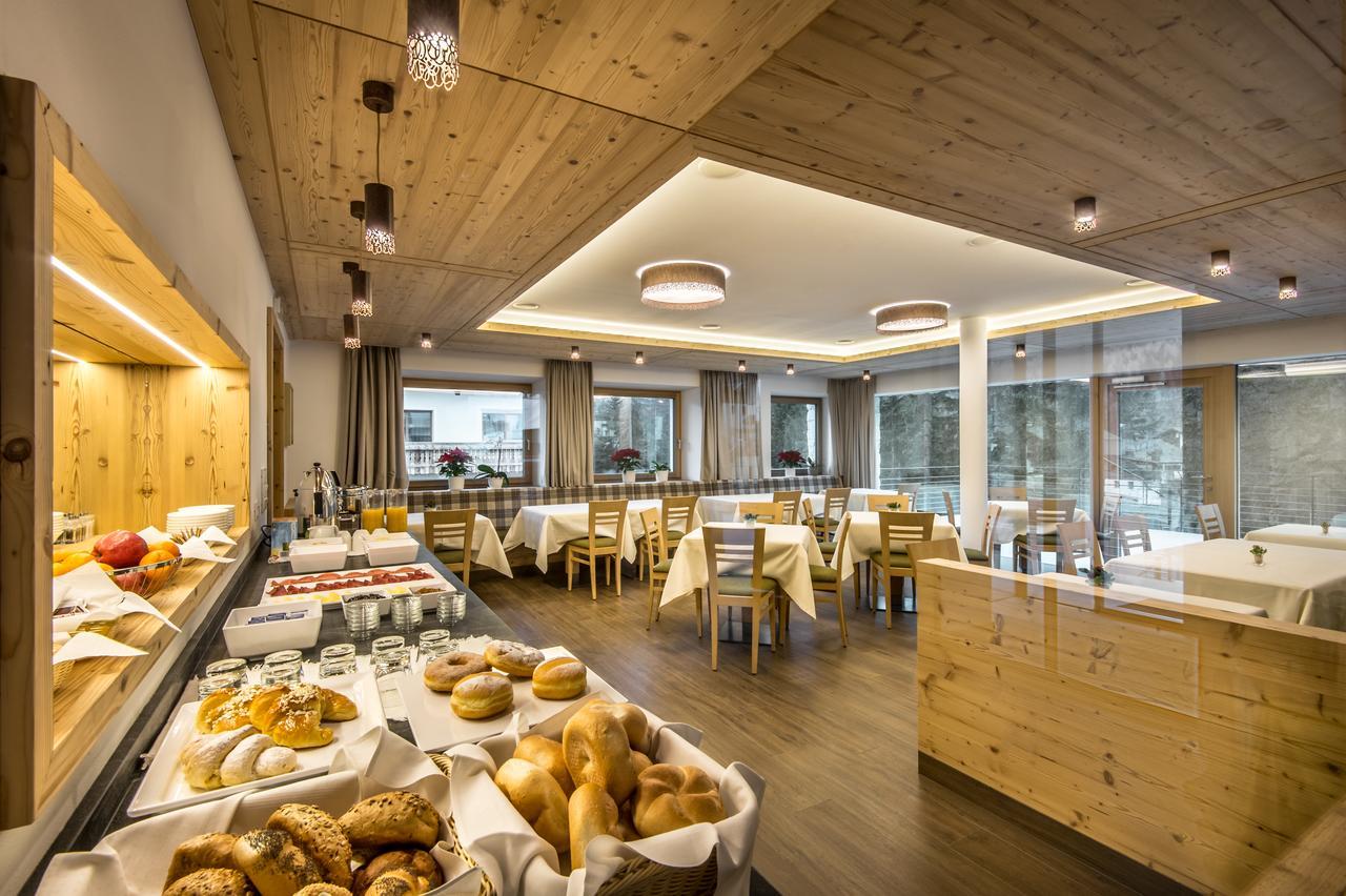 Garni Larix Hotel Colfosco Exterior foto